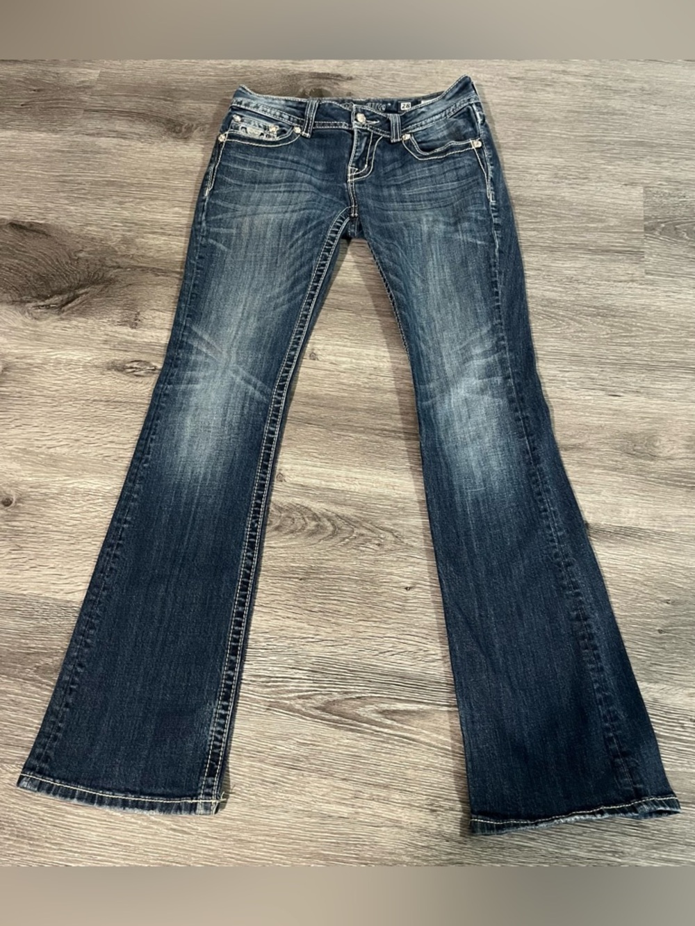 Like New Women’s Miss Me Jeans Size 28